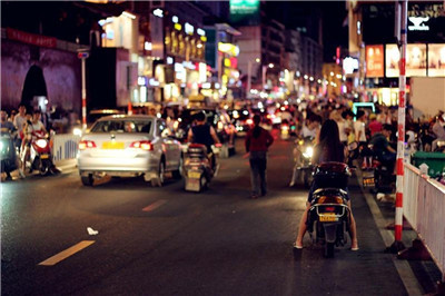闹市路段.jpg