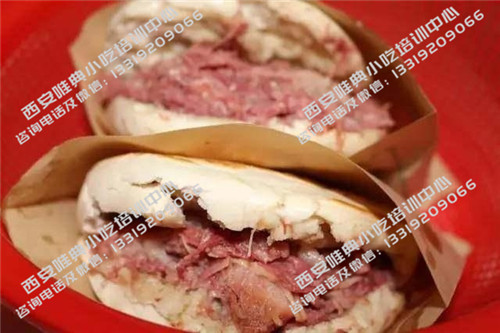 腊牛肉夹馍 腊牛肉夹馍
