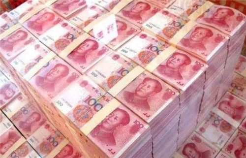 摆摊卖什么小吃能月入过万？