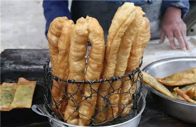 炸油条用什么面粉