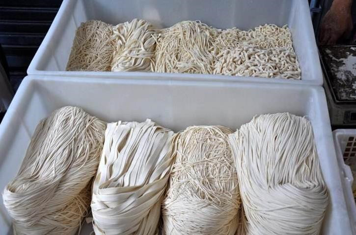 市场上售卖的鲜面条会添加保鲜剂吗?